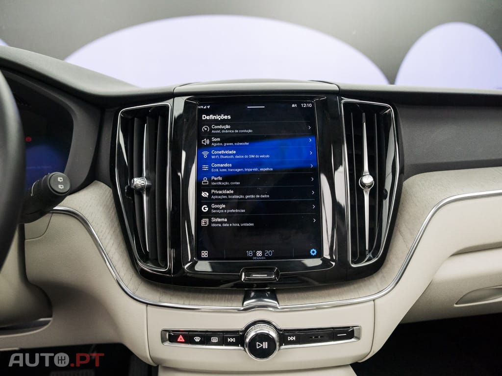 Volvo XC60 2.0 T6 PHEV Core AWD