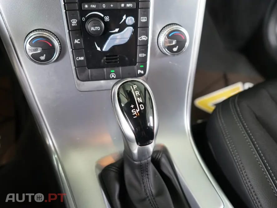 Volvo XC60 2.0 D3 Momentum Geartronic