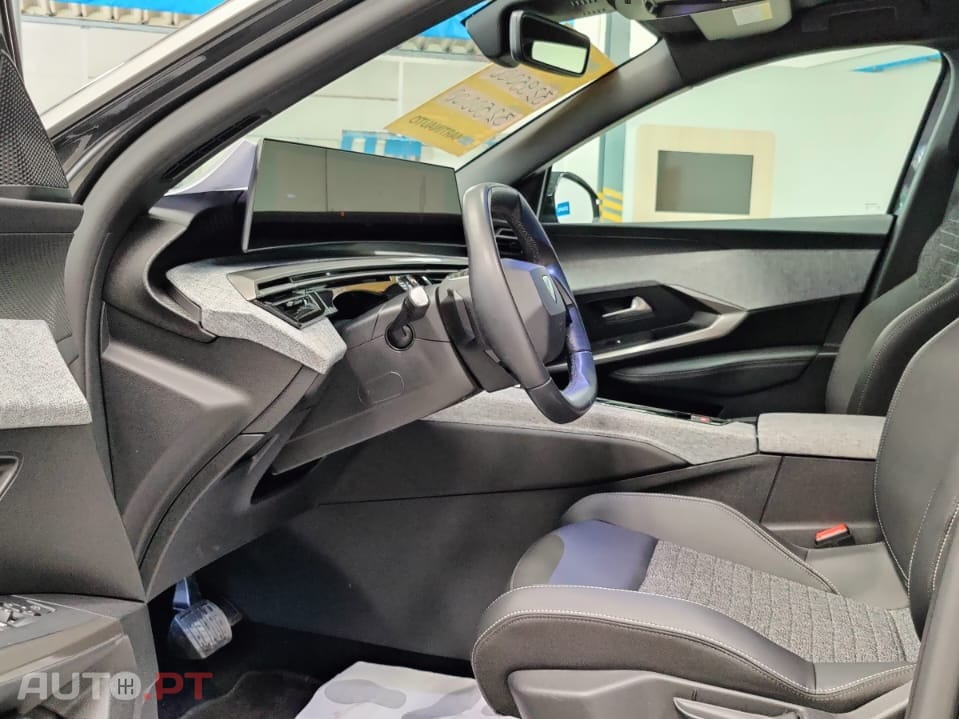 Peugeot 3008 1.2 Hybrid Allure e-DCS6