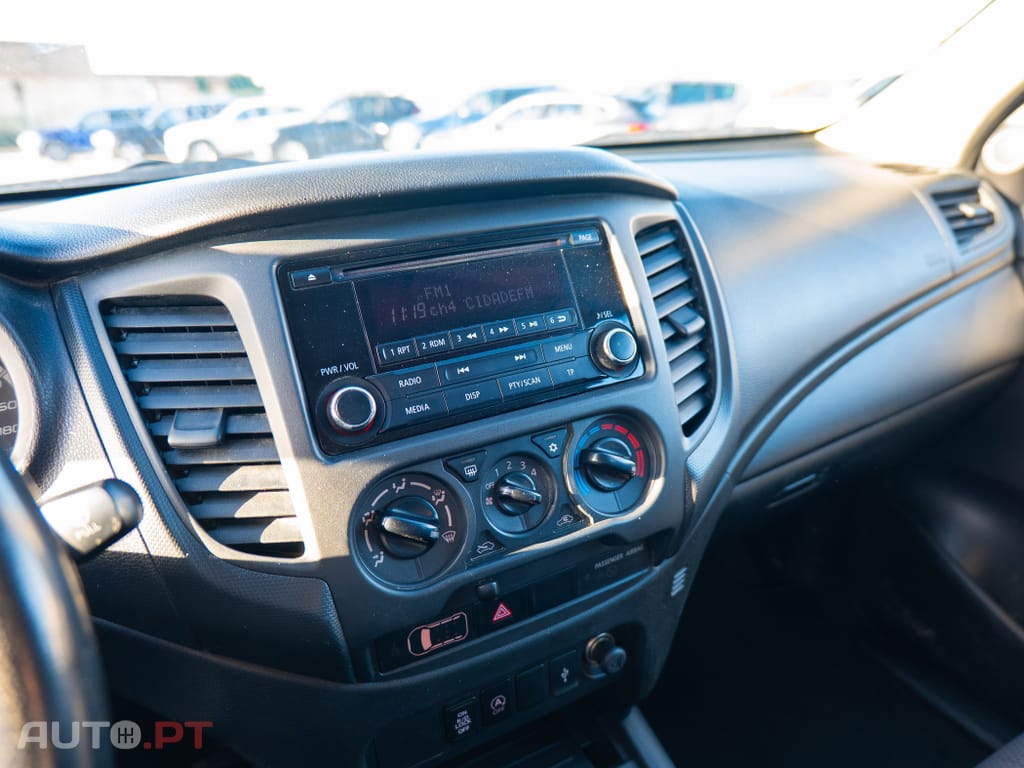 Mitsubishi L200 2.3 DI-D CD Invite 4WD