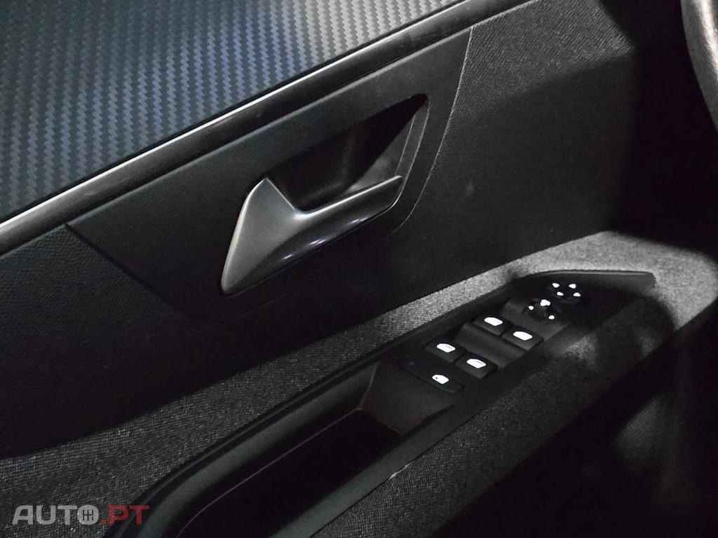 Peugeot 3008 1.5 BlueHDi Allure EAT8