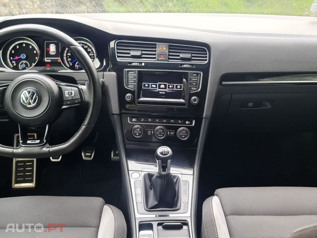 Volkswagen Golf 2.0 TSi R