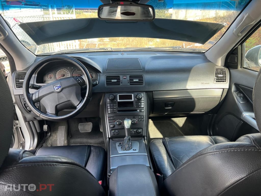 Volvo XC90 2.4 D5 5L Nivel 2 Auto.