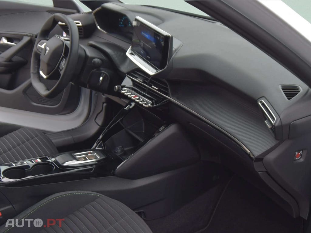 Peugeot E-2008 54 kWh Active EAT8