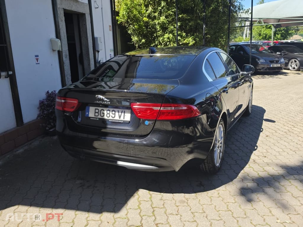 Jaguar XE E-Performance Pure