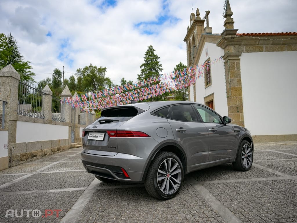 Jaguar E-Pace 1.5 P300e R-Dynamic SE AWD Aut.