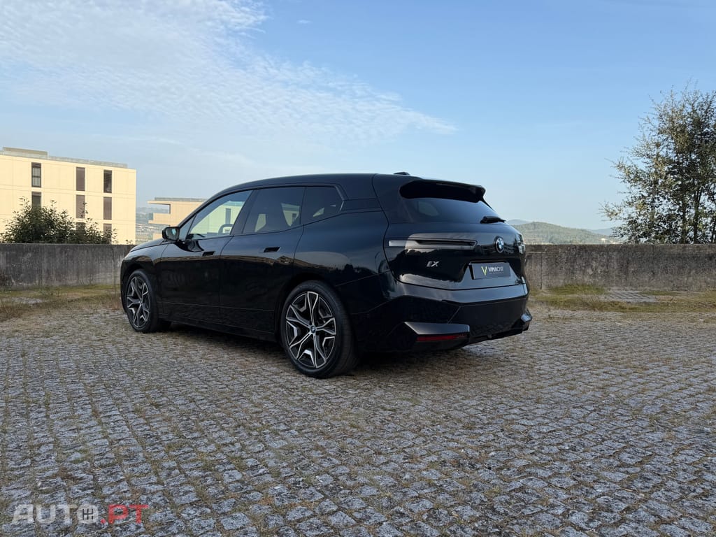 BMW iX xDrive 40 Pack Desportivo