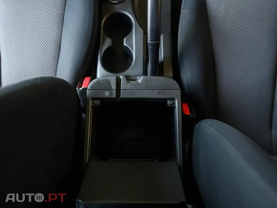 Mitsubishi L200 2.4 DI-D CD Invite Space Cab 3L 4WD