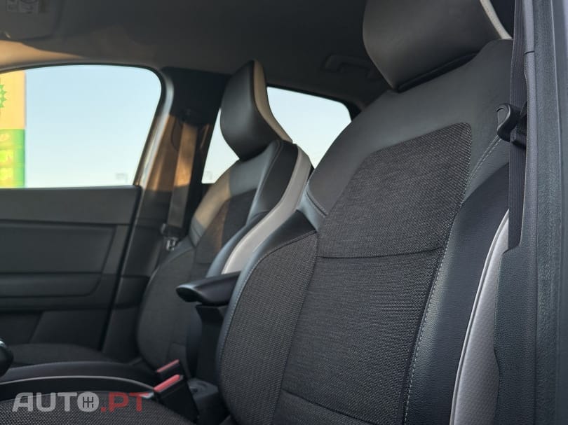 Renault Captur 1.6 E-Tech Full Hybrid Evolution