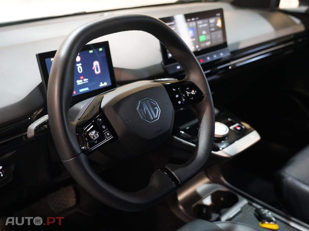 MG MG4 64 kWh Luxury