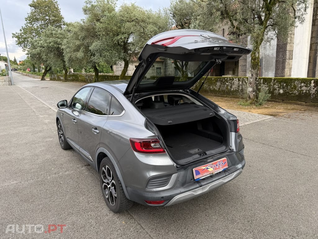 Renault Arkana 1.6 E-Tech Business