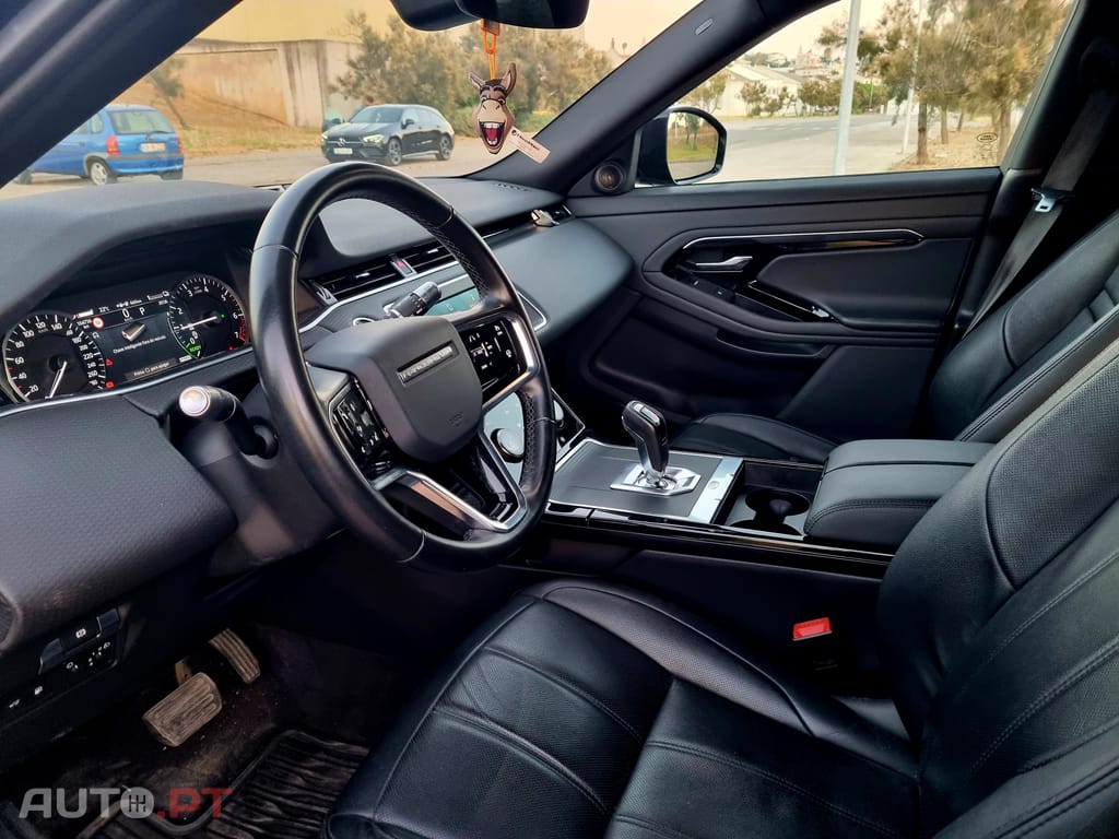 Land Rover Evoque P300e Hybrid