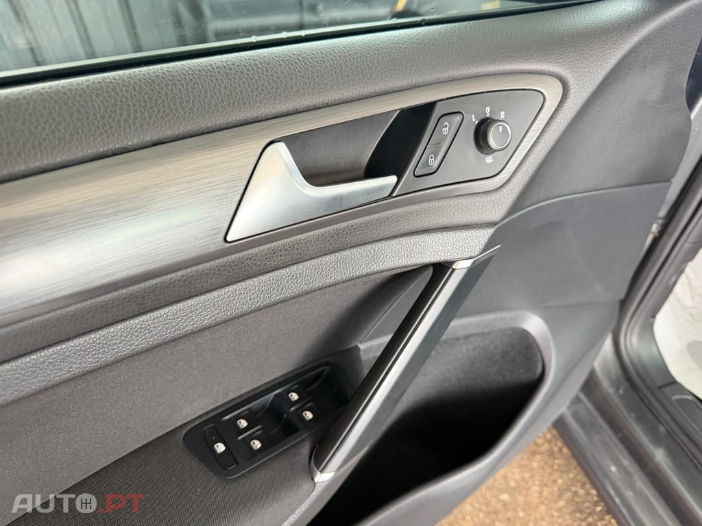 Volkswagen Golf 1.6 TDi Confortline