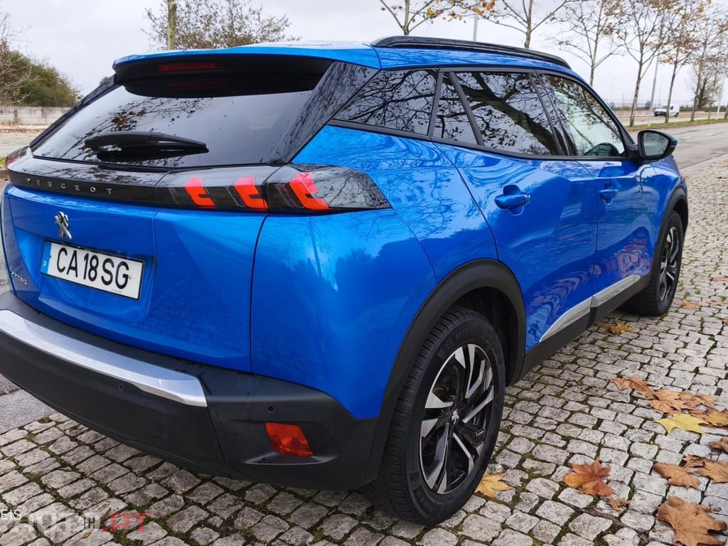 Peugeot E-2008 50 kWh Allure Pack