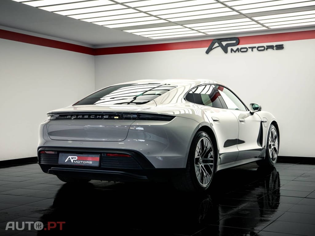 Porsche Taycan 4S bateria Performance Plus