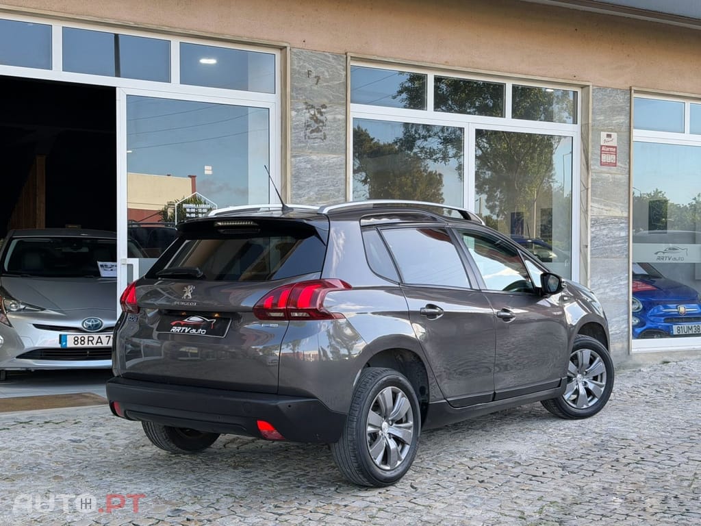 Peugeot 2008 1.2 PureTech Style