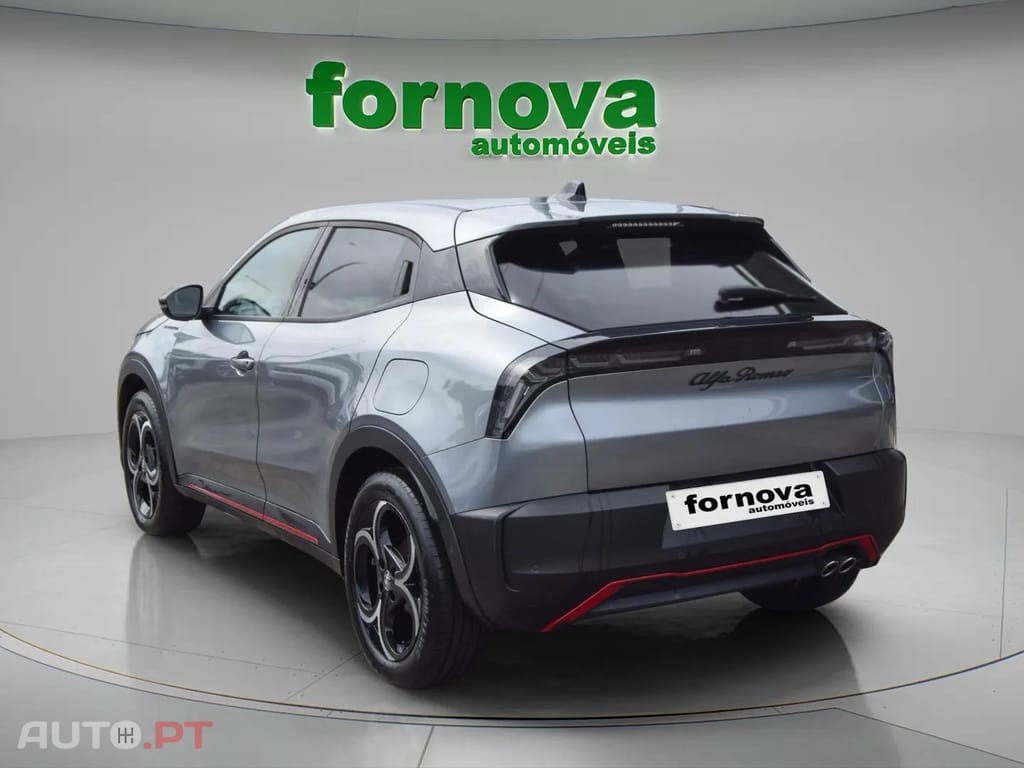 Alfa Romeo Junior 1.2 Sport Speciale Q4 eDCT6