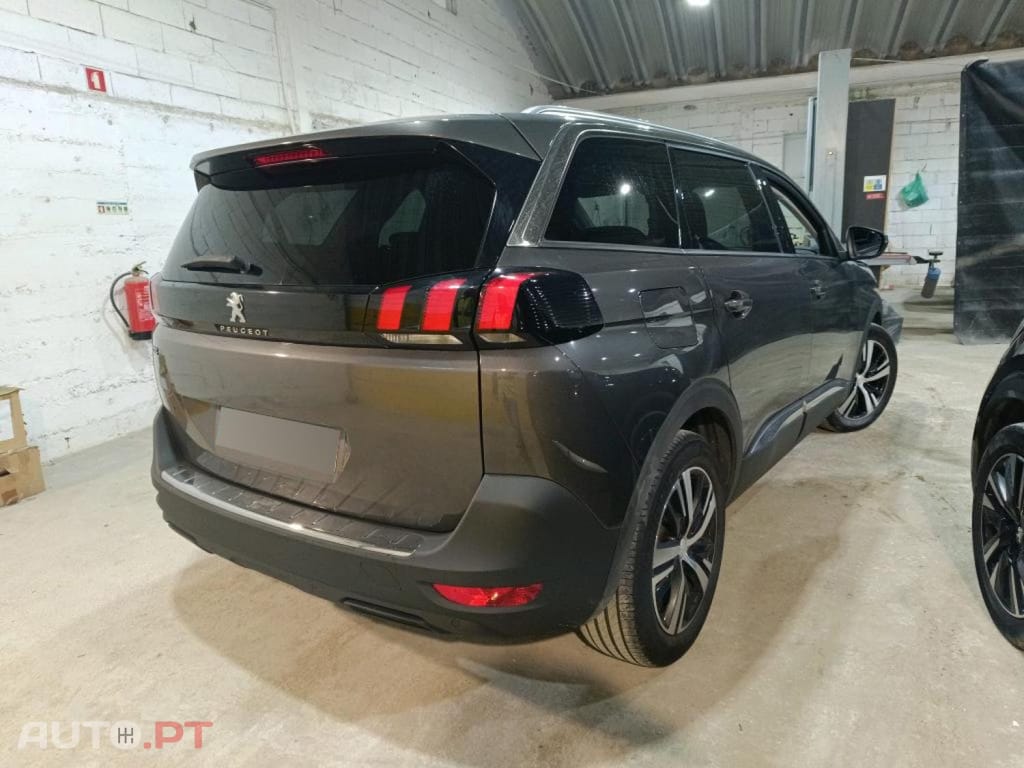 Peugeot 5008 1.5 BlueHDi Allure