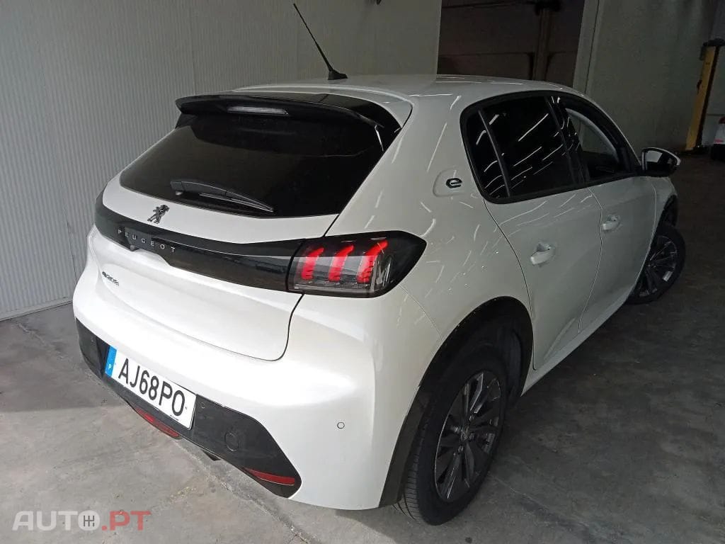 Peugeot E-208 50 kWh Allure