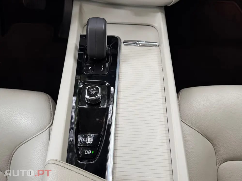 Volvo XC60 2.0 T6 PHEV Inscription Expression AWD