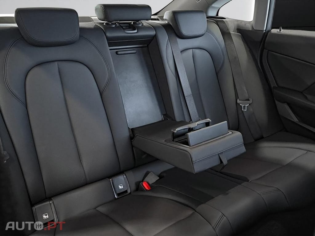 BMW 216 d Line Sport — fotografia 15