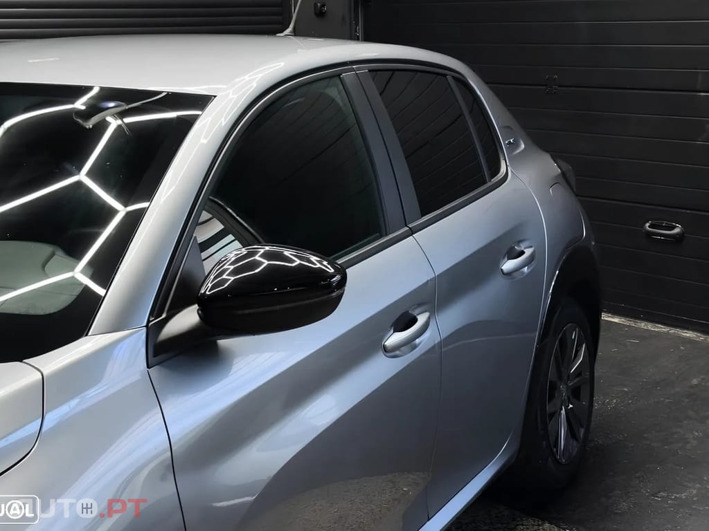 Peugeot e-208 Active Pack — fotografia 4
