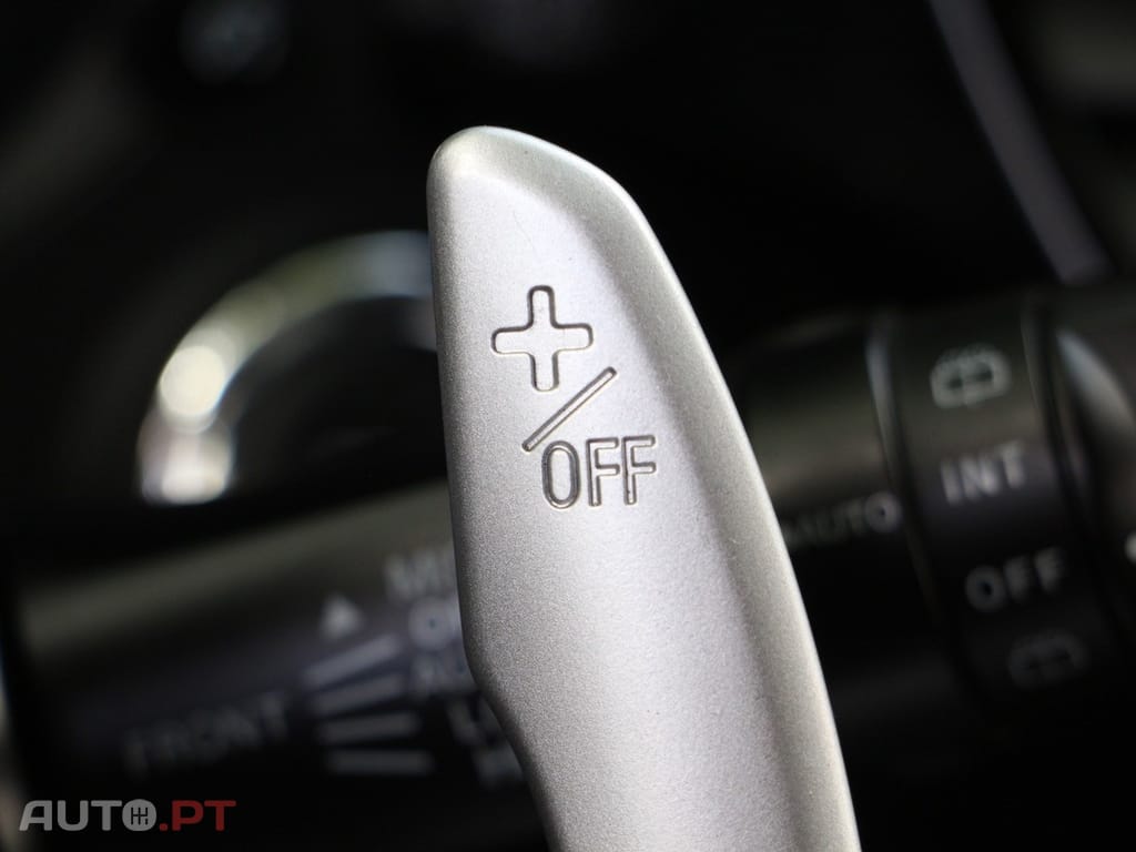 Mitsubishi Outlander 2.0 MIVEC Instyle Navi+