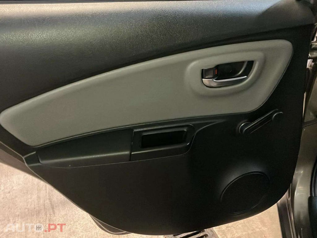 Toyota Yaris 1.0 VVTi Comfort