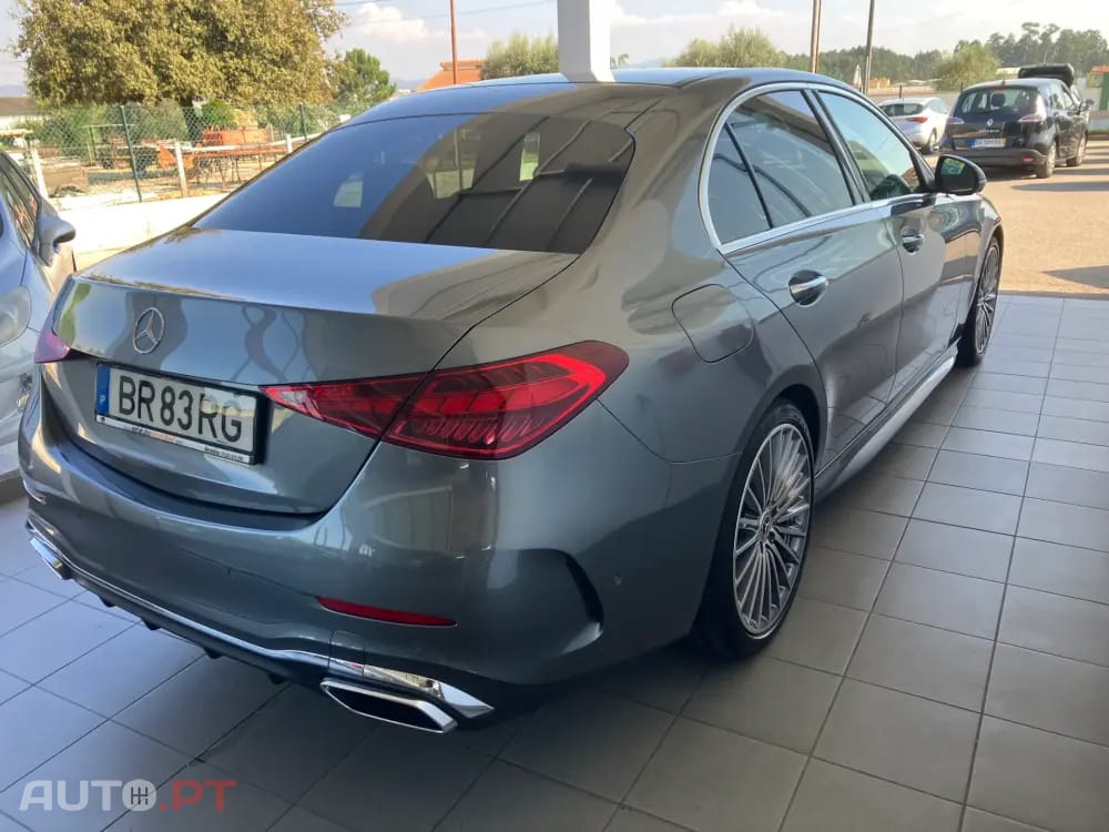 Mercedes-Benz C 180 BERLINA HB+AUTO AMG+360+PELE+J19