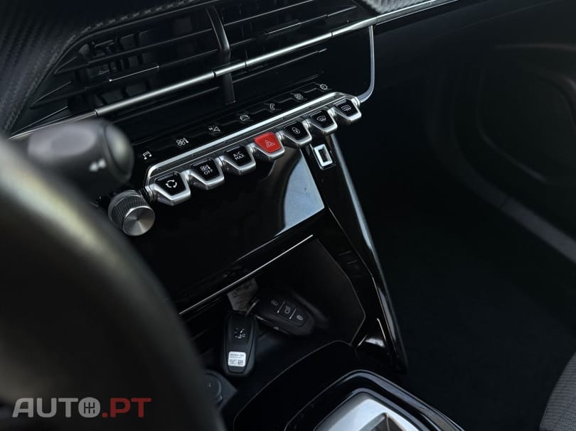 Peugeot 2008 1.2 PureTech Allure Pack EAT8
