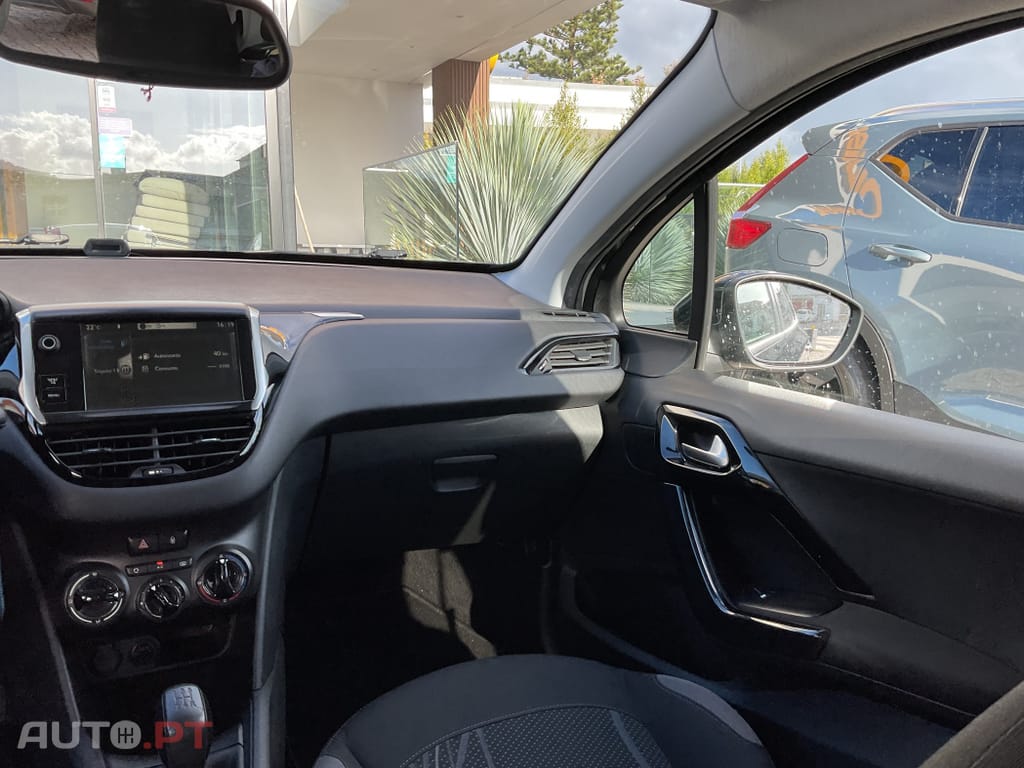 Peugeot 208 1.2 VTi Active