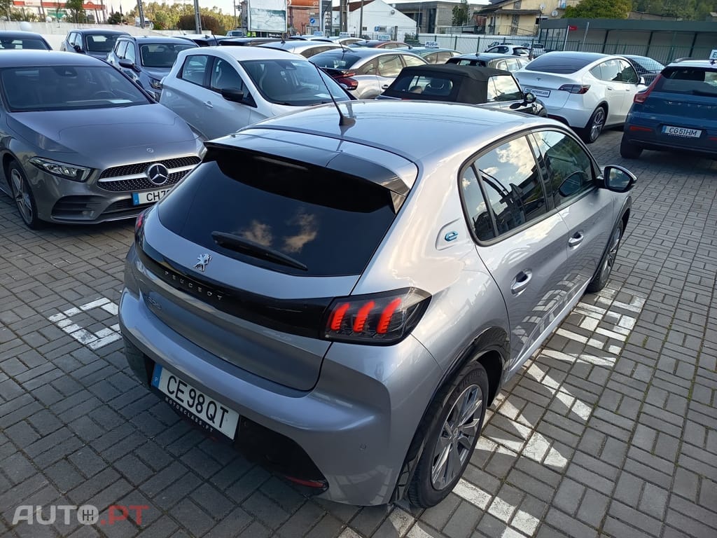 Peugeot E-208 50 kWh Allure