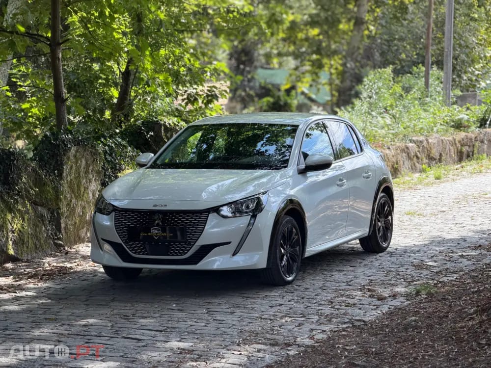 Peugeot E-208 50 kWh Allure Pack