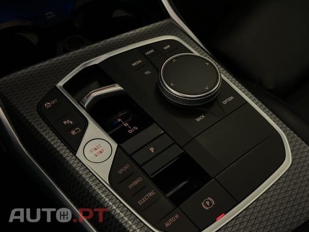 BMW 330 e Pack M Auto — fotografia 19