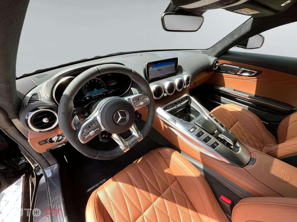 Mercedes-Benz AMG GT Coupe  V8 