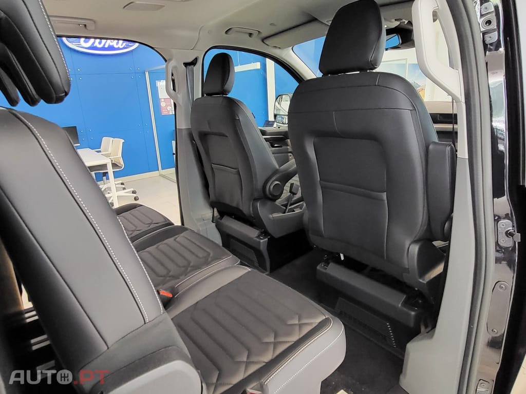 Ford Tourneo 2.5 PHEV Titanium