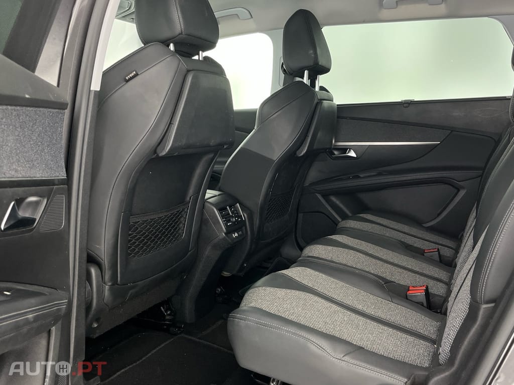 Peugeot 5008 1.2 PureTech Allure EAT8