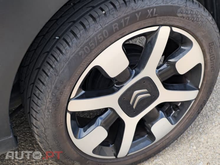 Citroen C4 Cactus 1.2 PureTech Rip Curl