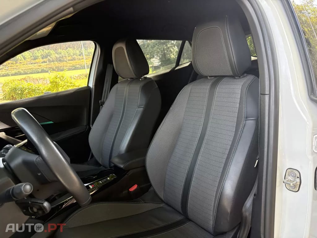 Peugeot 2008 1.2 PureTech Allure