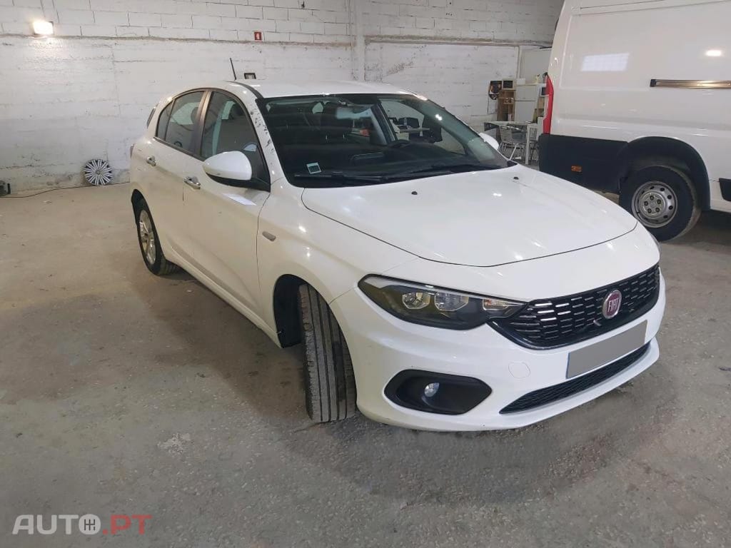 Fiat Tipo 1.3 M-Jet Lounge
