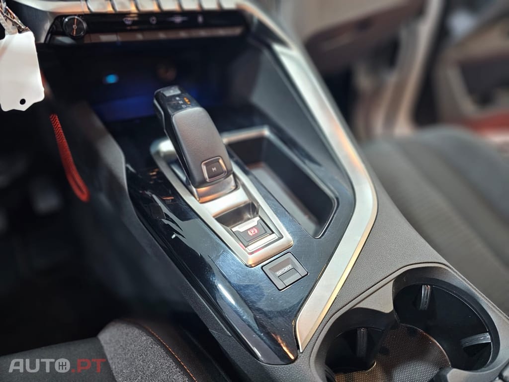 Peugeot 5008 1.2 PureTech Allure EAT8