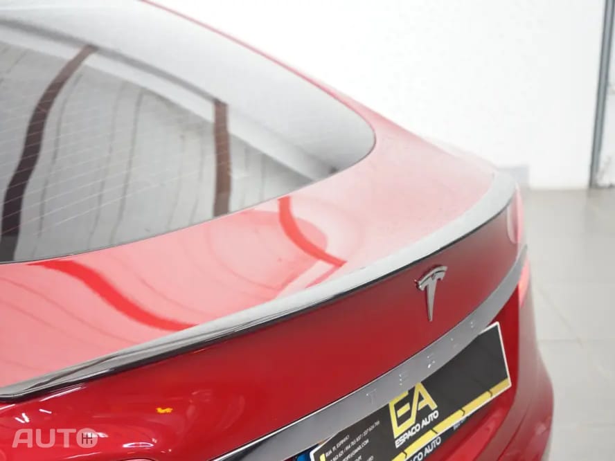 Tesla Model S 85