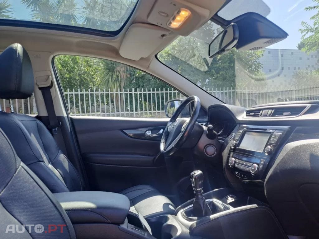 Nissan Qashqai 1.5 dCi Tekna Premium 17 Pele