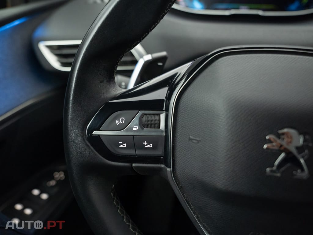 Peugeot 3008 1.6 Hybrid Allure e-EAT8