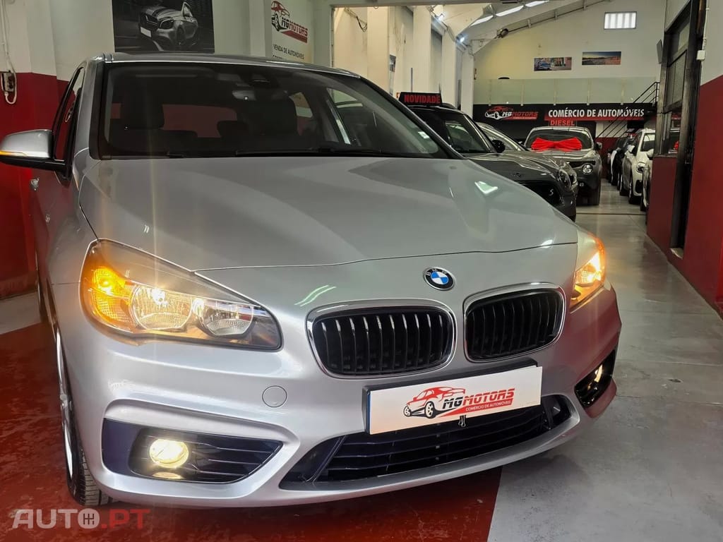 BMW 216 d Line Sport — fotografia 15