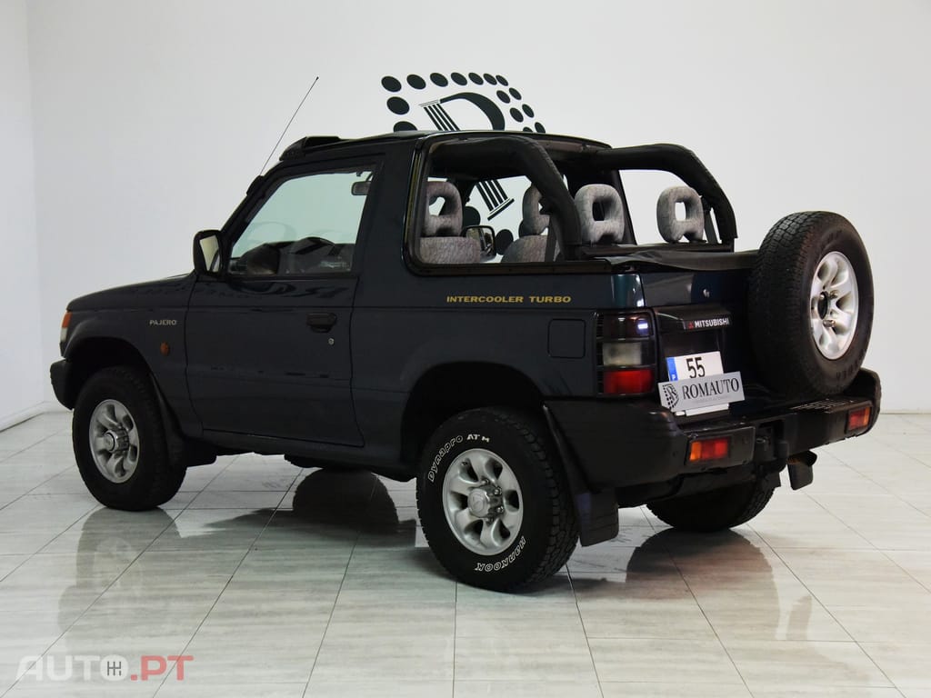 Mitsubishi Pajero 2.5 TD GL Canvas Top