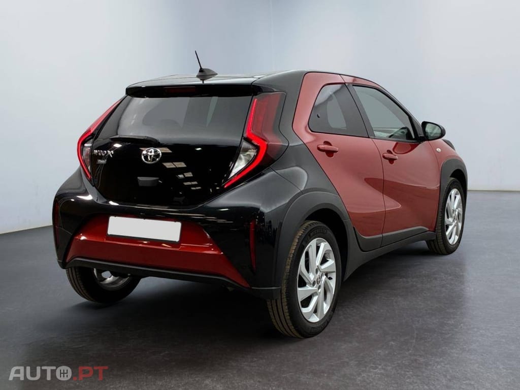 Toyota Aygo X 1.0 VVT-i Design S-CVT