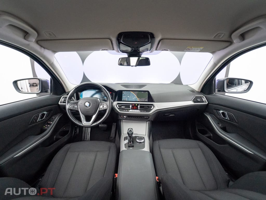 BMW 330 e Auto