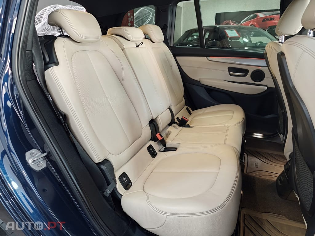 BMW 218 d Line Luxury Auto