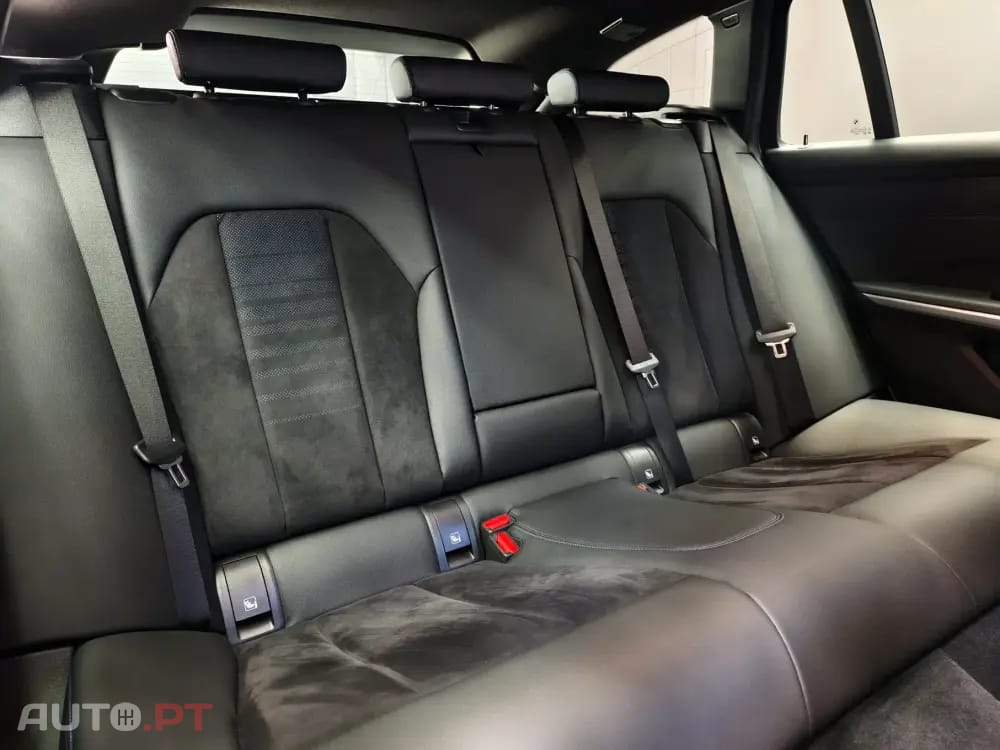 BMW 320 d Pack Desportivo M Auto
